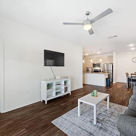 Lavish 2Br Apartment In Tampa Dış mekan fotoğraf