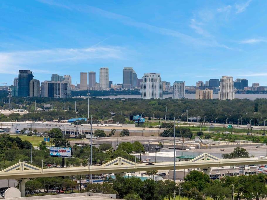 Lavish 2Br Apartment In Tampa Dış mekan fotoğraf